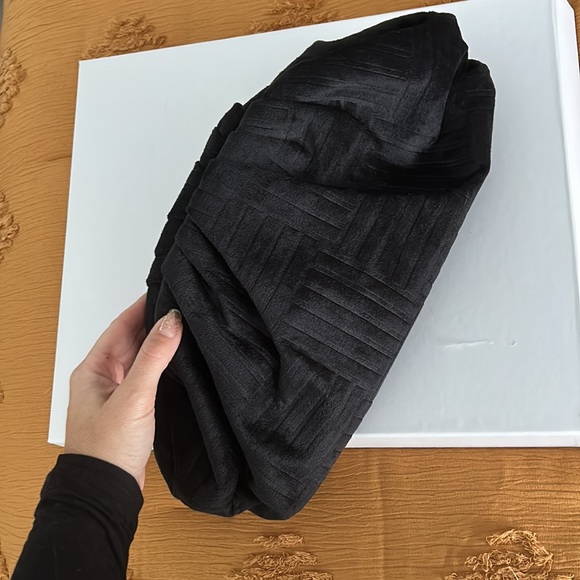 Black Velvet Clutch - Picture 4 of 5